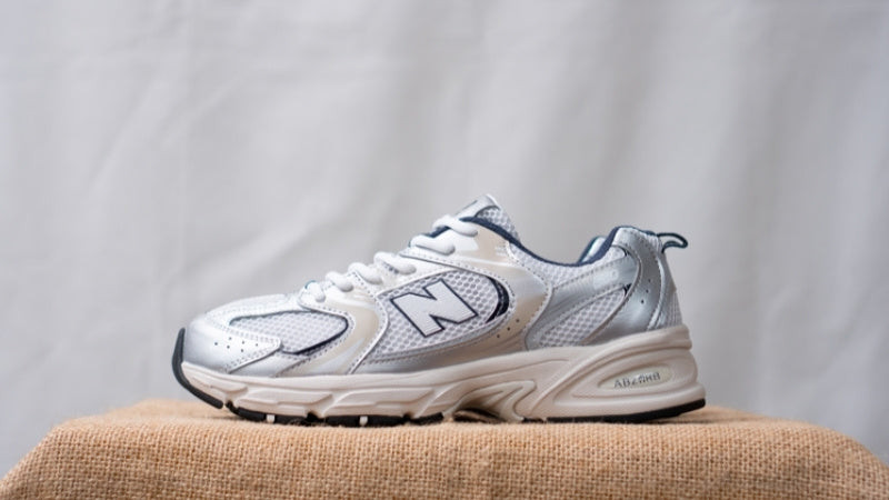 Giày New Balance 530 màu trắng bạc, phong cách thể thao và năng động cho nữ