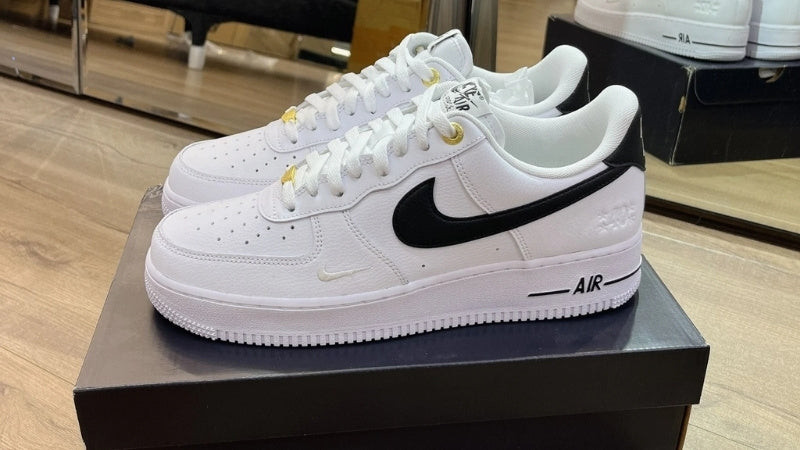 Giày Nike Air Force 1 màu trắng kinh điển, phù hợp cho mọi phong cách của phụ nữ