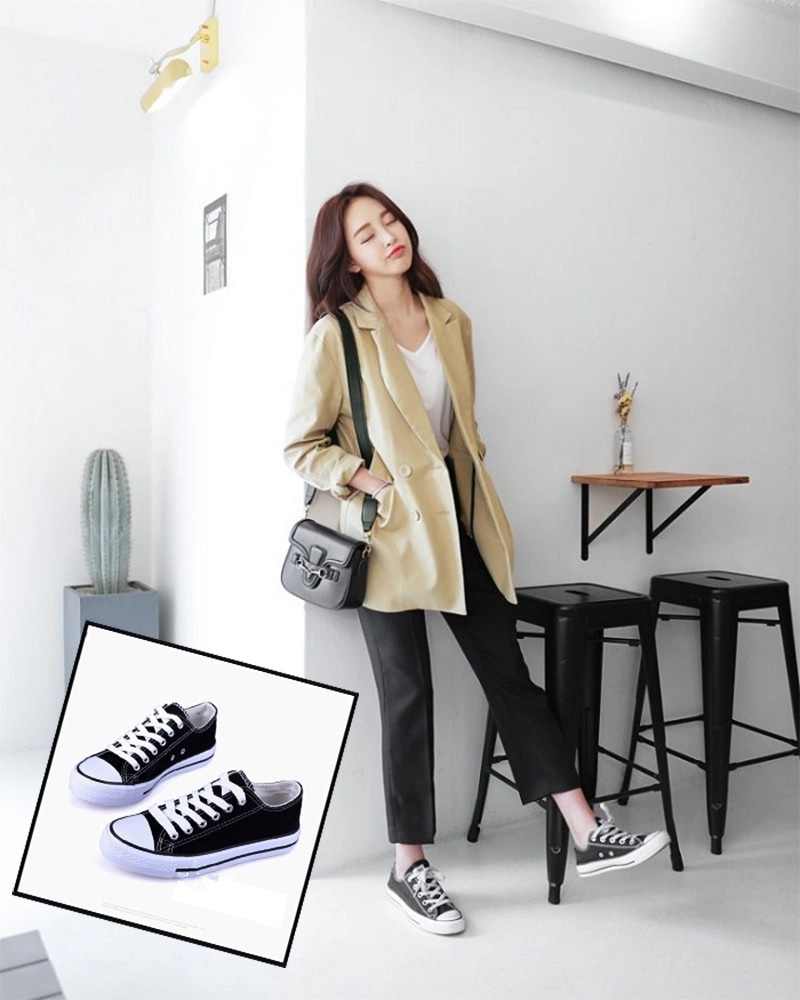 Giày sneaker đen nữ Converse cổ thấp, phong cách cổ điển với đế bằng chắc chắn và chất liệu vải cao cấp