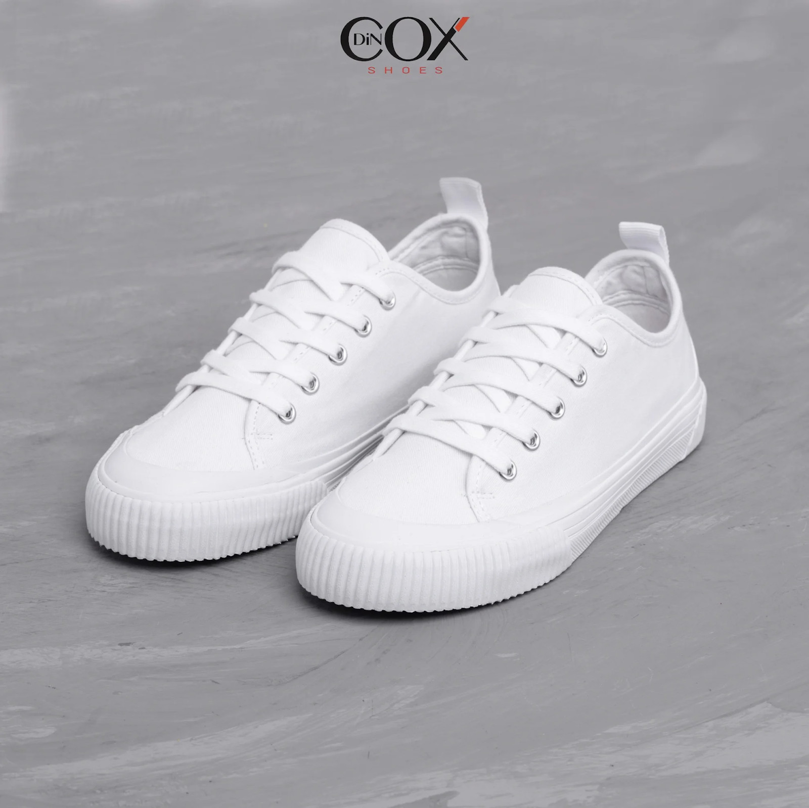 Giày sneaker Dincox C20 SNOW WHITE, lựa chọn phù hợp cho nữ sinh cấp 3 mặc áo dài đi học