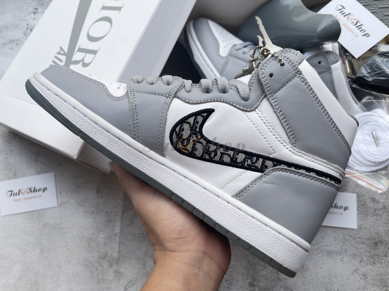 Giày sneaker hot trend chính hãng Nike Air Jordan 1 Retro High Dior