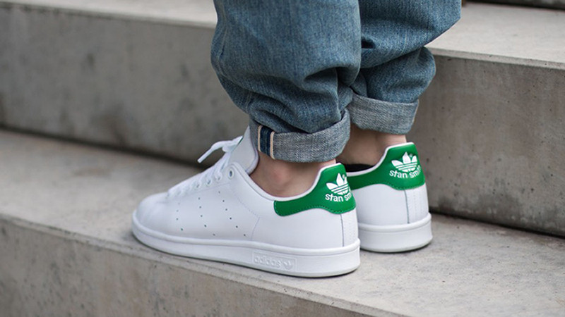 Giày sneaker nam trắng Adidas Stan Smith cổ điển, tối giản