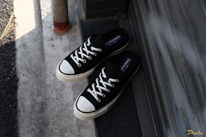 Giày sục Converse nữ trắng tinh khôi, phù hợp cho những ngày hè oi bức