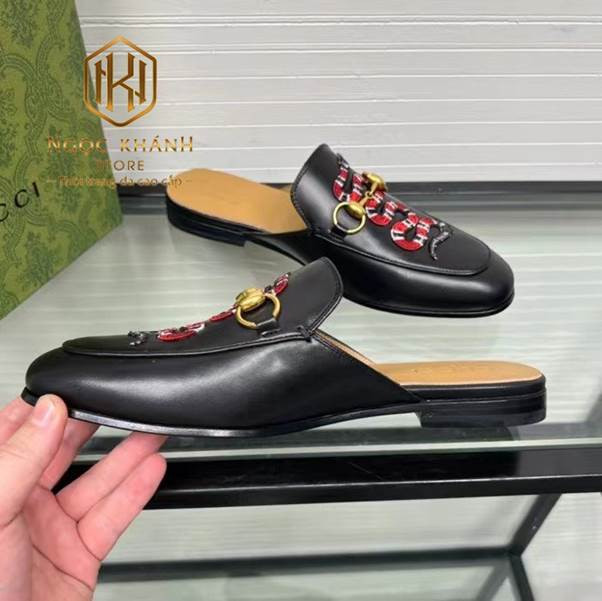 Giày sục Gucci nữ họa tiết rắn độc đáo
