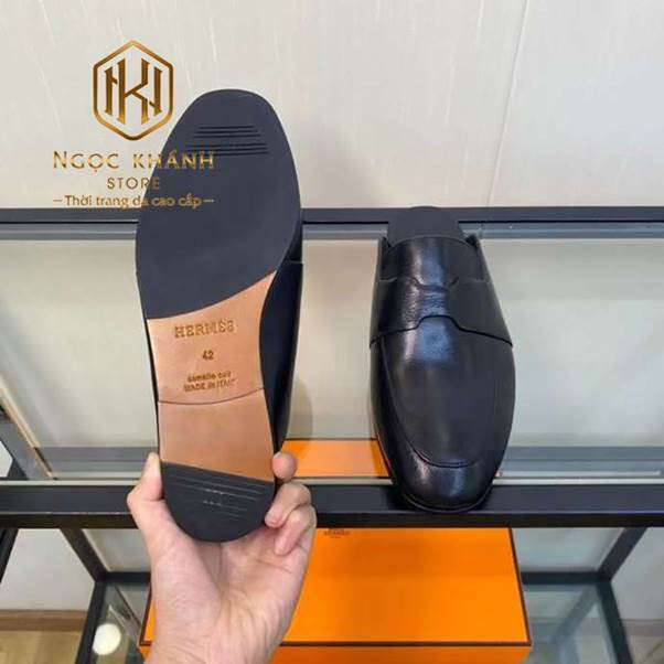 Giày sục nam Hermes sang trọng với logo chữ H đặc trưng