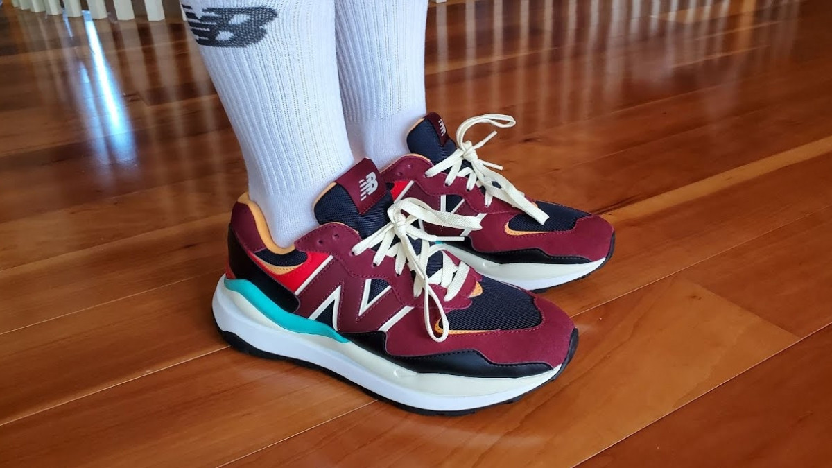 Giày tập gym New Balance với thiết kế thời trang và hỗ trợ vững chắc