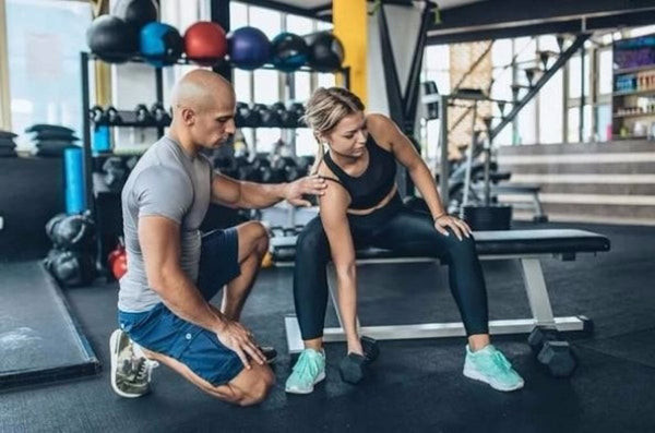 Giày tập gym nữ Adidas có độ bám sàn tốt và bền bỉ