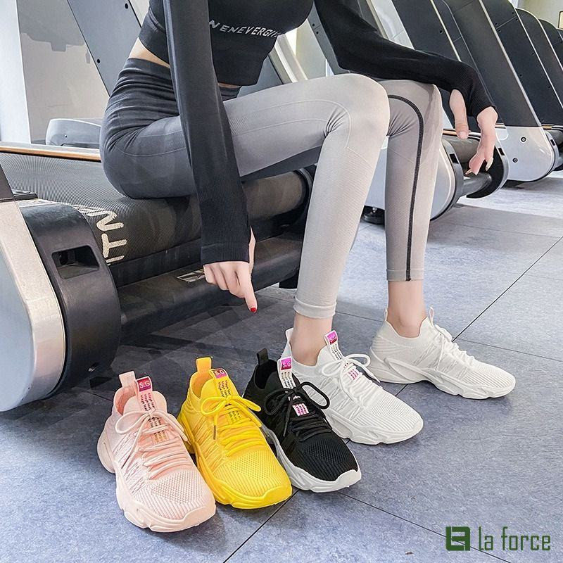 Giày tập gym nữ với thiết kế hỗ trợ các bài tập
