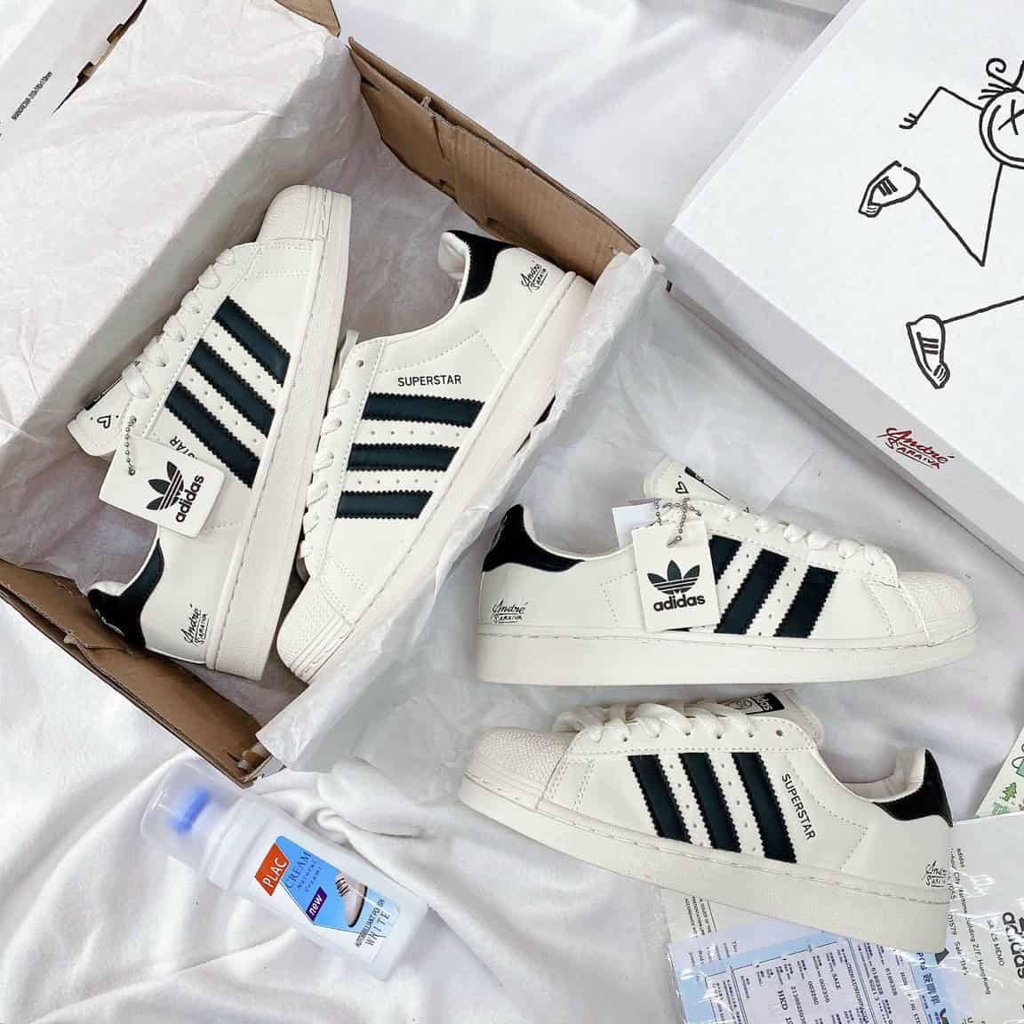 Giày thể thao Adidas Superstar trắng vàng độc đáo