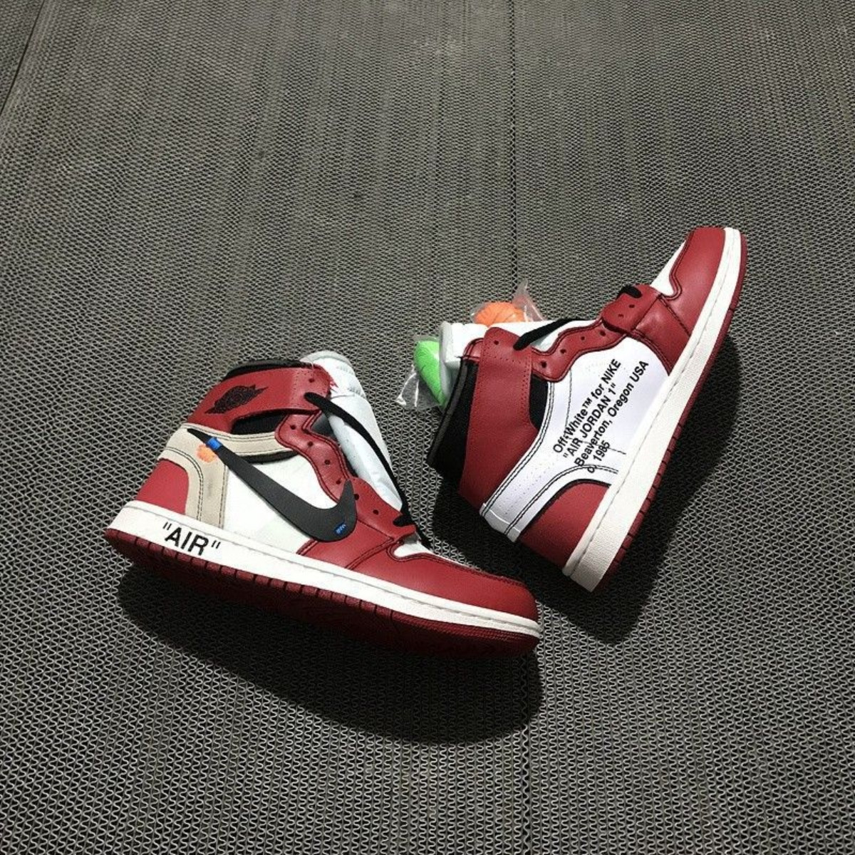 Giày thể thao hot Air Jordan 1 Off-White Chicago phối màu kinh điển