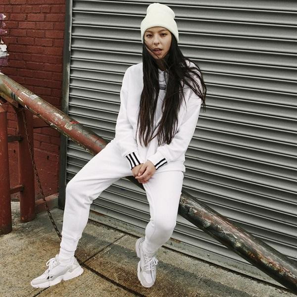 Giày thể thao nữ đế cao Adidas Originals Falcon trắng tinh tế