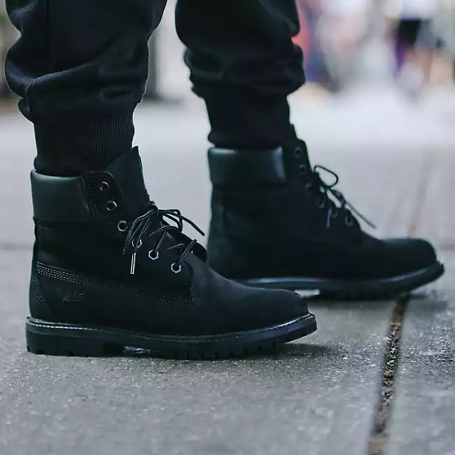 Giày thể thao Timberland 6-Inch Boot với chất liệu da lộn chống nước