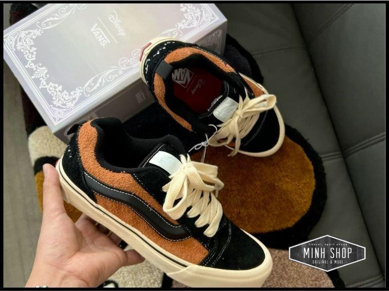 Giày Vans Old Skool với sọc Jazz SideStripe đặc trưng