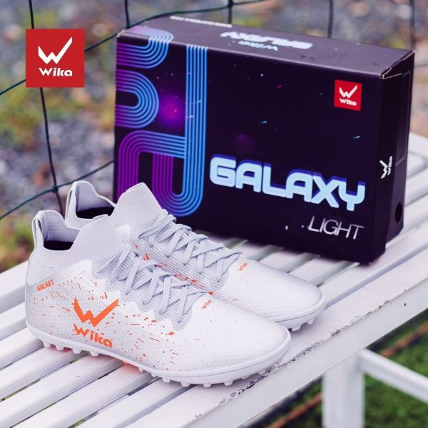 Giày Wika Galaxy Light màu bạc phối hợp cá tính