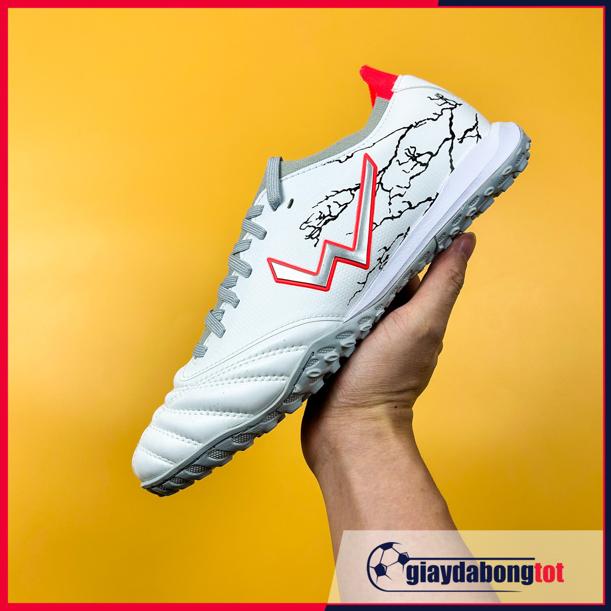 Giày Wika Thunder TF - mẫu giày bóng đá 500k chất lượng từ thương hiệu Việt