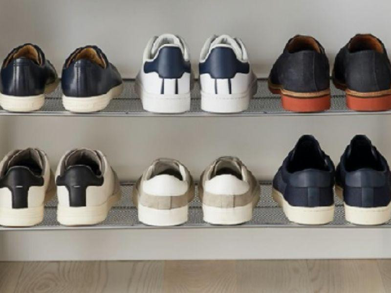 giữ giày sneaker khô ráo để duy trì độ mềm
