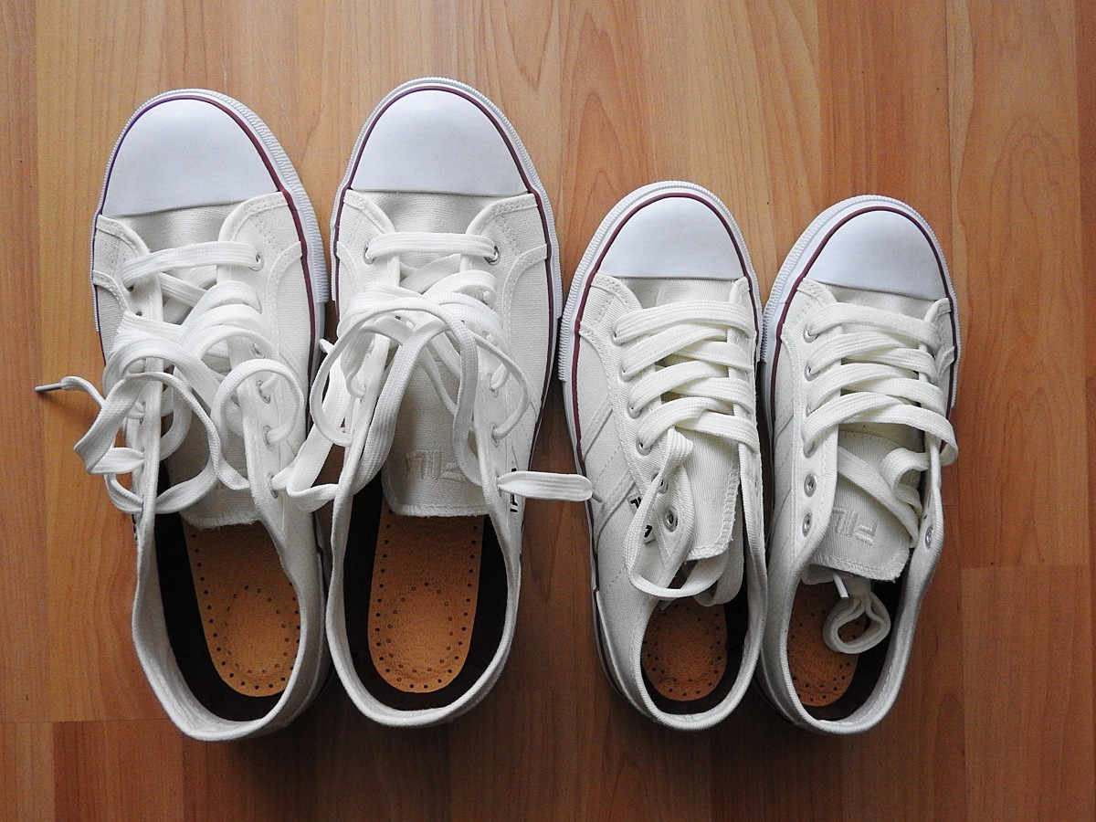 Gợi ý phối giày với áo dài học sinh bằng sneaker trắng đơn giản, tôn vẻ thanh thoát