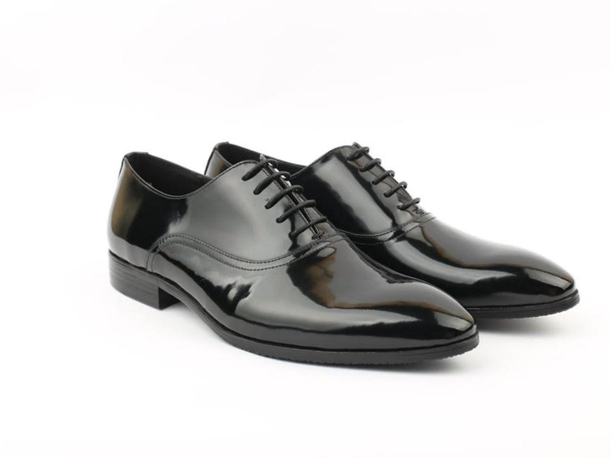 Grazie là thương hiệu giày da cao cấp dành cho những anh em yêu thích sự chỉn chu và tinh tế