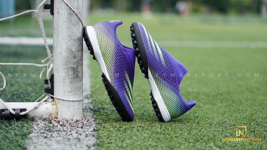 Hệ thống đinh TF cải tiến trên giày đá bóng Adidas X Ghosted .3 Laceless
