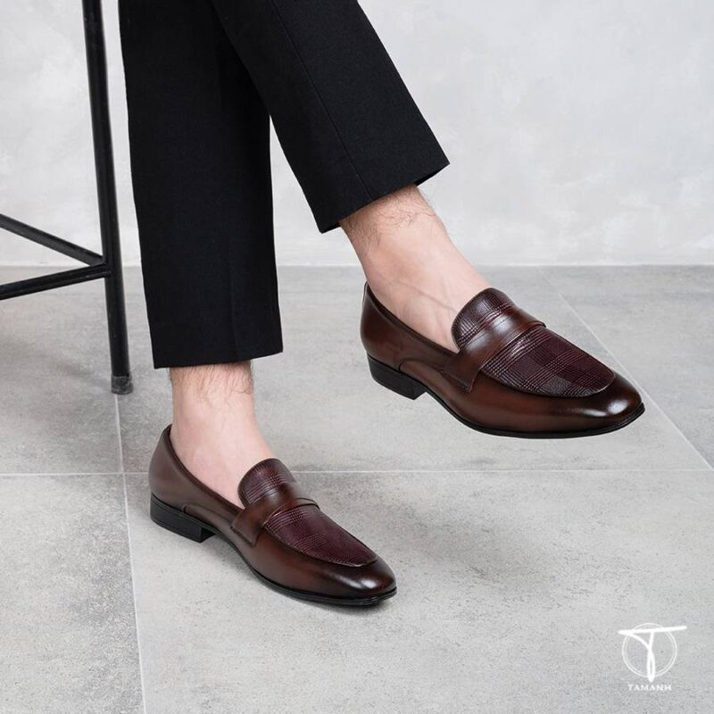 Hướng dẫn đo chân để xác định giày size 8 US là bao nhiêu chính xác theo chuẩn Việt Nam.
