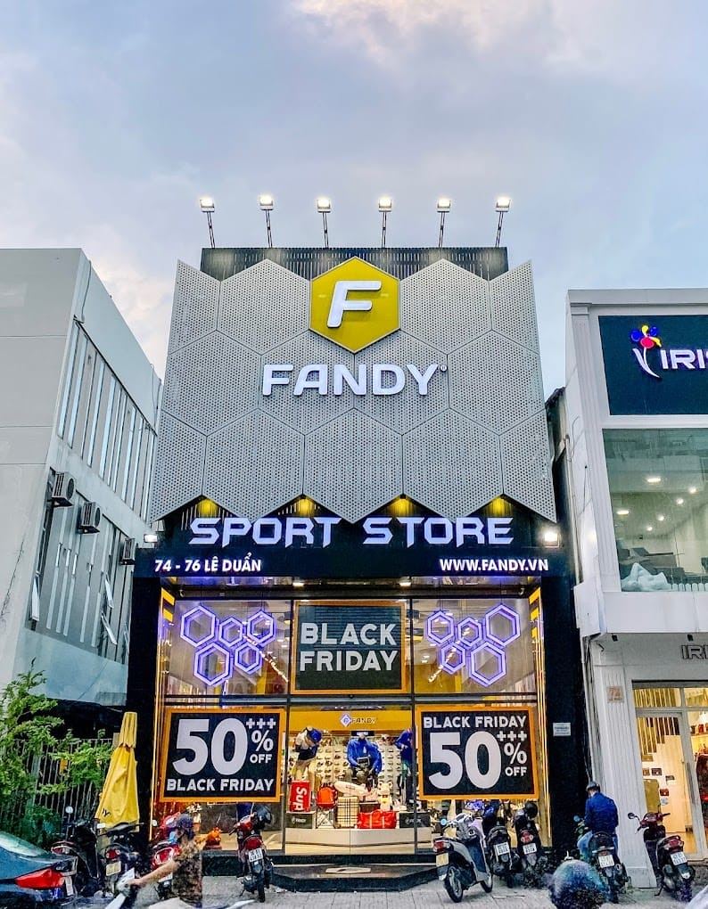 Không gian cửa hàng Fandy được thiết kế nổi bật tại Đà Nẵng