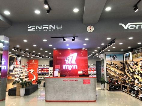 Không gian mua sắm giày sneaker hiện đại tại Myn Quy Nhơn