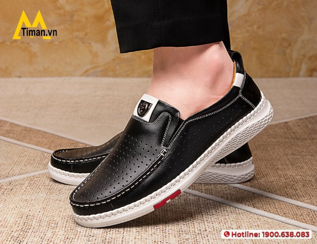 Kiểm tra size giày thể thao thoáng khí nam để đảm bảo vừa vặn tuyệt đối