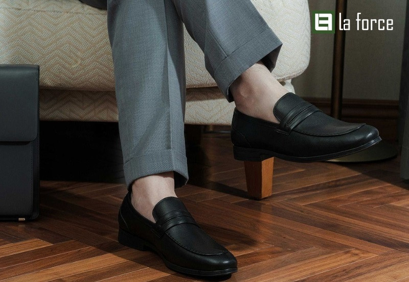 Kiểu dáng Penny Loafer trẻ trung, một lựa chọn mẫu giày lười nam 2025