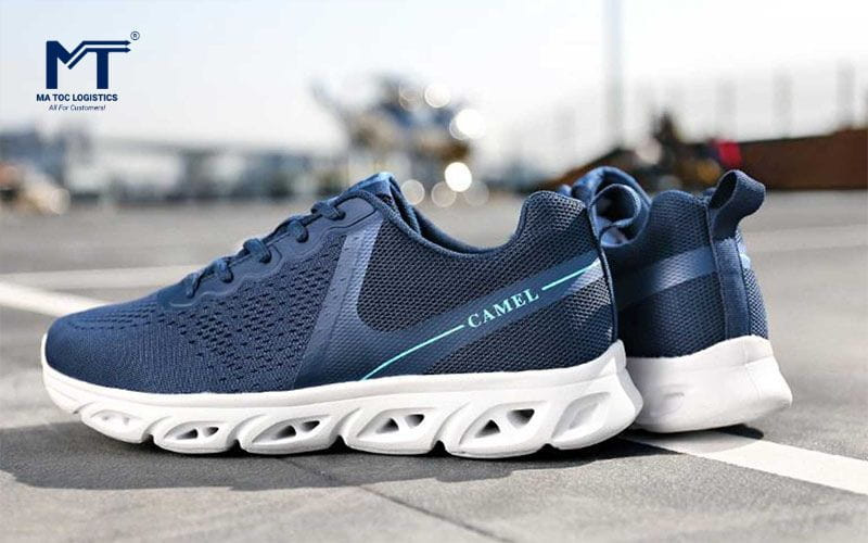 Logo thương hiệu Camel trên mẫu giày thể thao nam