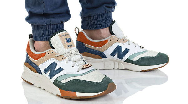 Luôn chú ý đến giá thành khi mua giày New Balance để tránh mua phải hàng giả