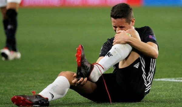 Lưu ý khi sử dụng giày đá bóng đinh sắt 2