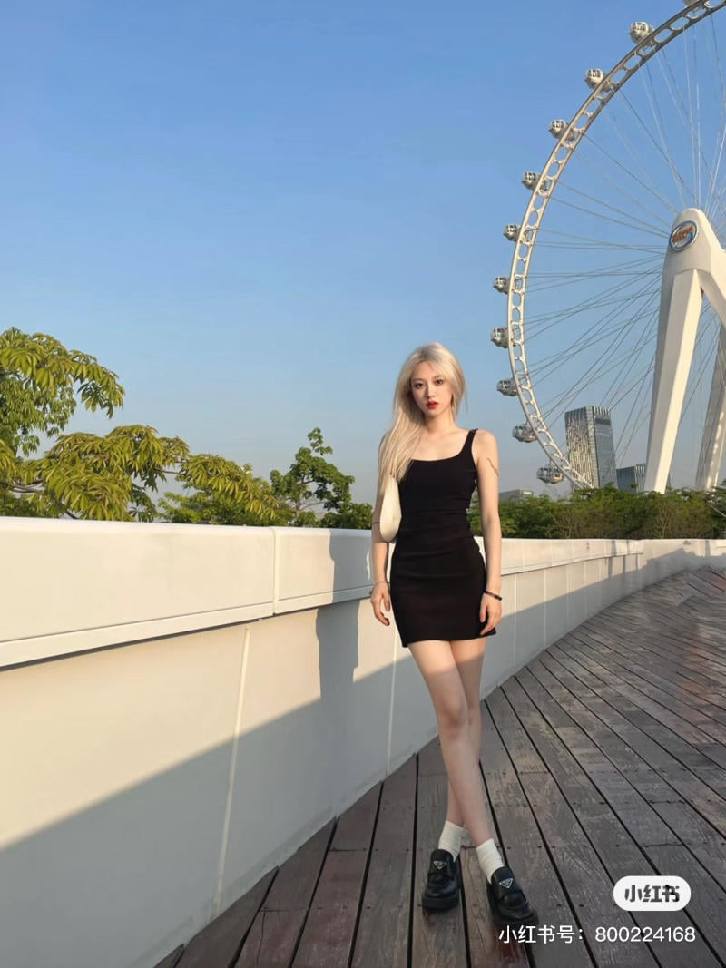 Mặc váy body đi giày gì phong cách cùng Loafer