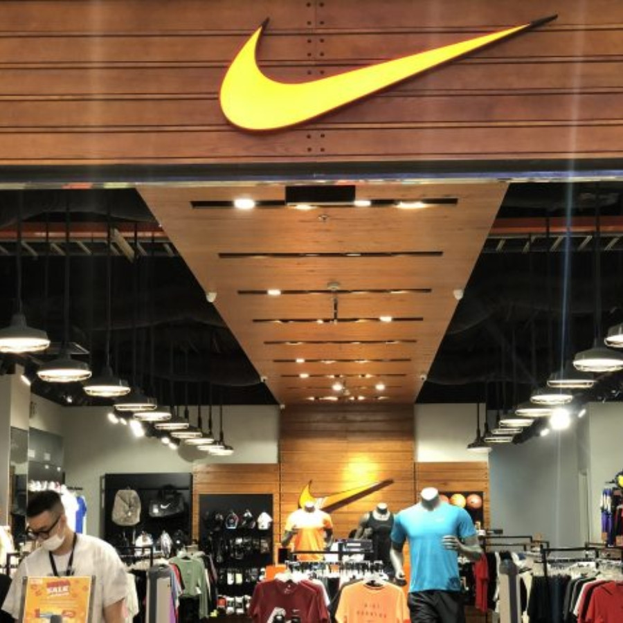 Mặt tiền cửa hàng Sneaker Daily, địa chỉ mua giày Nike nam chính hãng tại Hà Nội