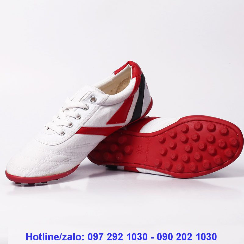 Mẫu giày bóng đá Thượng Đình BD16 màu trắng sọc đỏ, thiết kế năng động