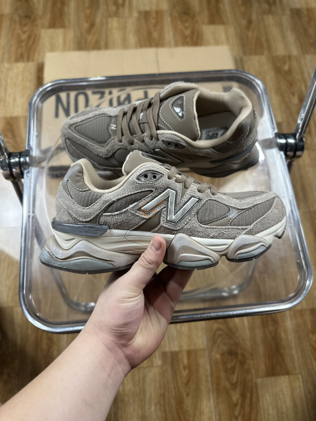 Mẫu giày New Balance 9060 Brown Earth ấn tượng