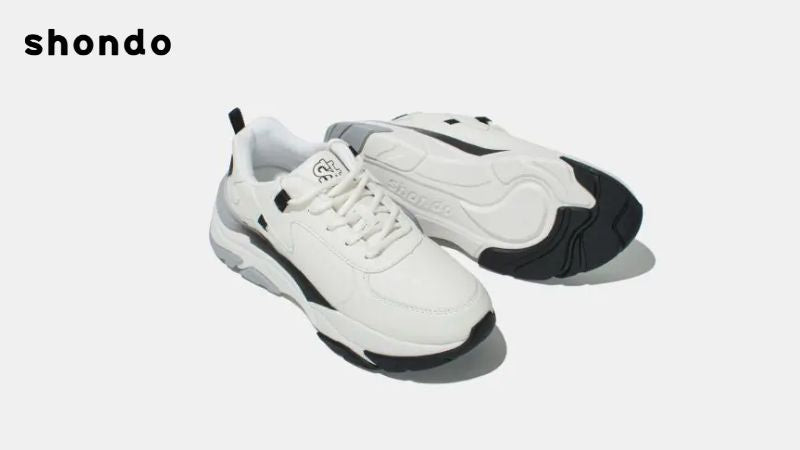 Mẫu giày sneaker chunky hiện đại với đế dày, mang lại vẻ thon gọn cho chân bè