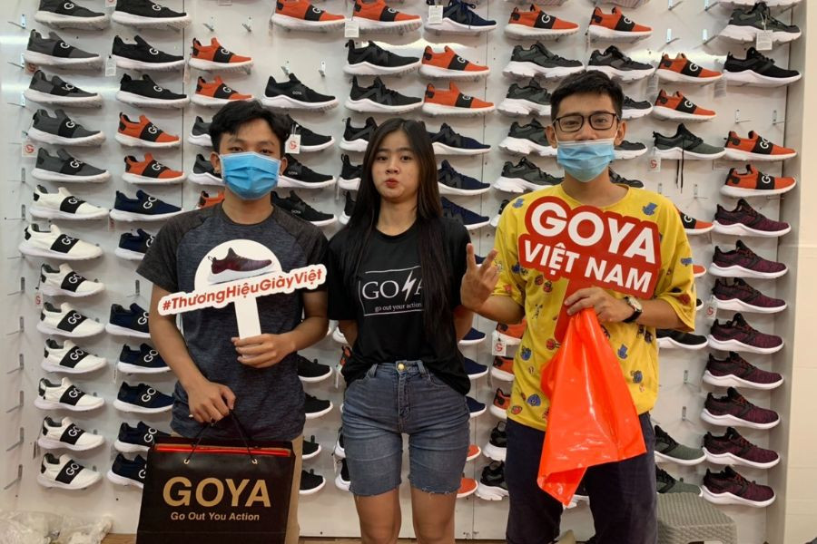 Mẫu giày sneaker Goya với thiết kế ôm chân và đế đệm êm ái