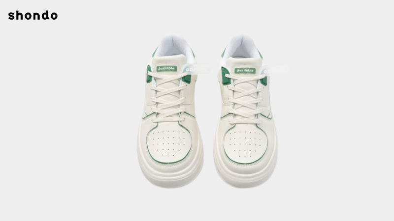 Mẹo giấu dây giày sneaker thừa vào bên trong lót giày