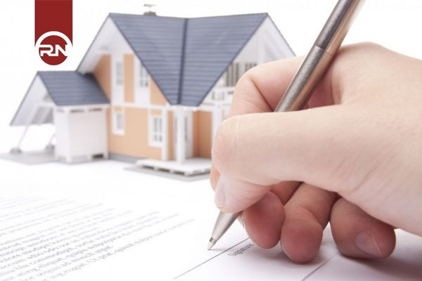 Mô hình nhà và hợp đồng mua bán nhà đất viết tay chưa công chứng
