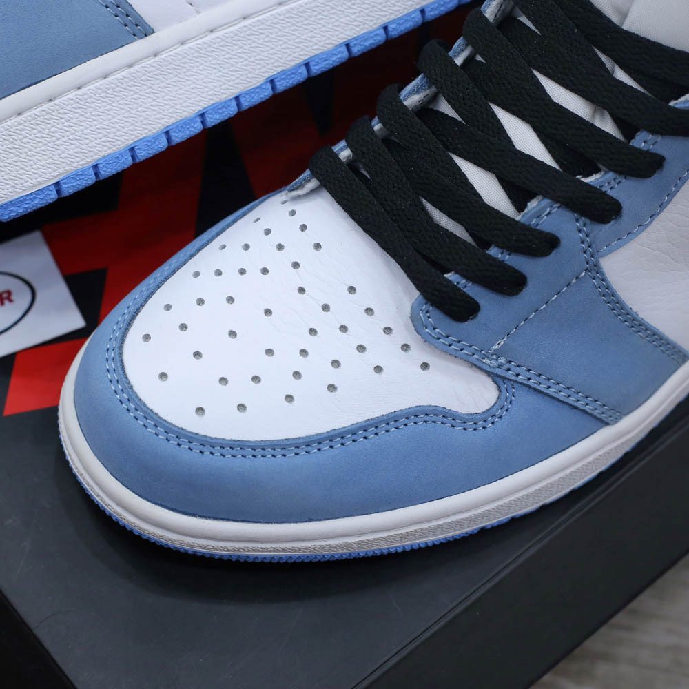Mũi giày Jordan 1 Retro High University Blue