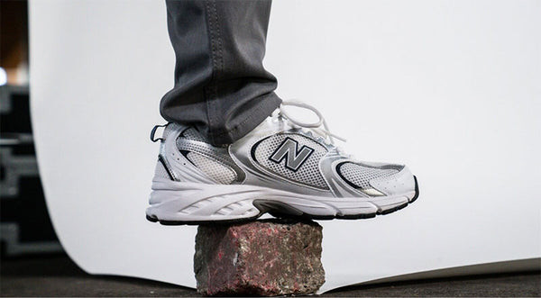Mùi hương của giày New Balance 530 chính hãng thường nhẹ nhàng và không gây khó chịu
