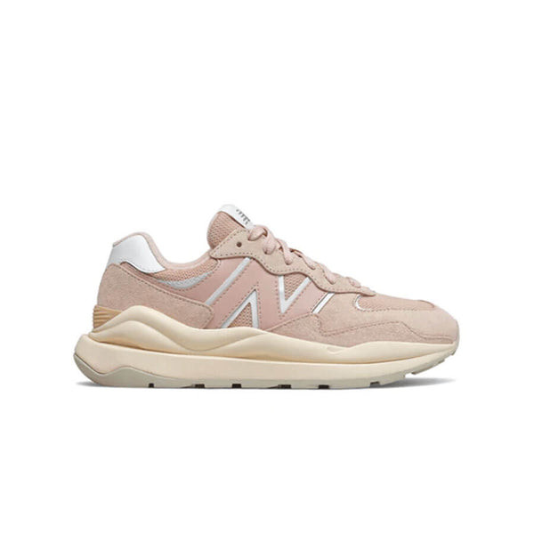 New Balance 57/40 được đánh giá có phong cách cá tính và độc đáo