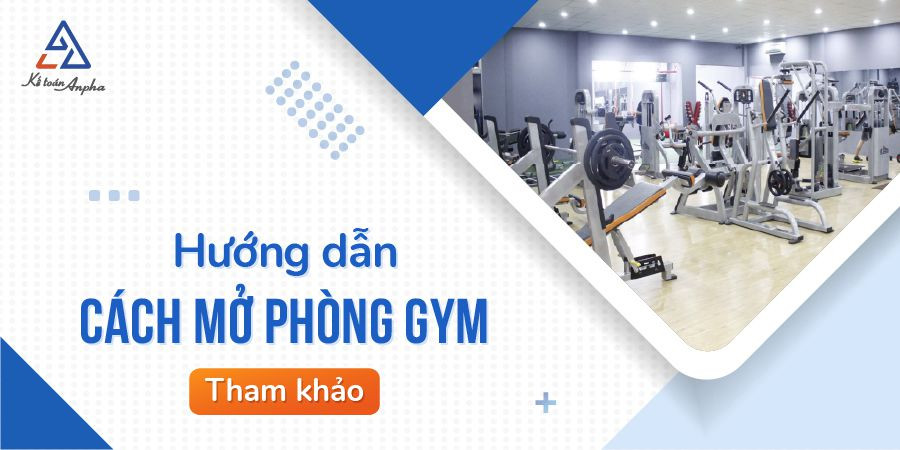 Người đàn ông đang cầm giấy tờ kiểm tra trước khi kinh doanh, biểu tượng cho thủ tục mở phòng gym và chuẩn bị giấy phép kinh doanh gym.