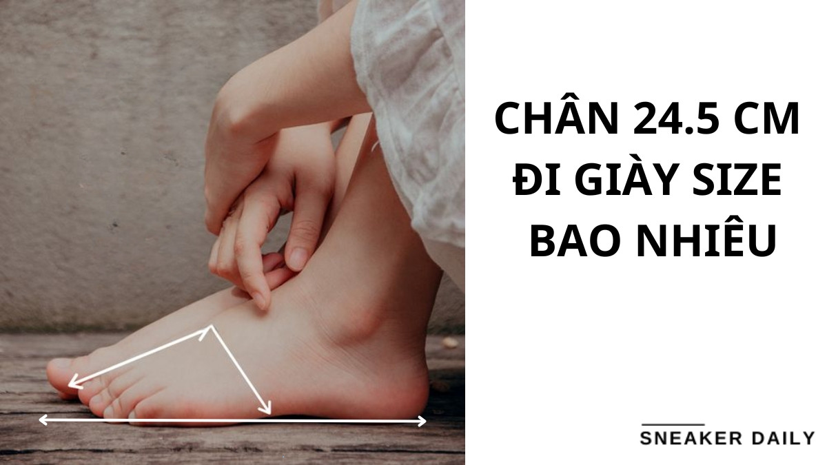 Người phụ nữ đang đo chân để chọn size giày, ảnh minh họa cho việc chân 24.5cm đi giày size bao nhiêu là phù hợp