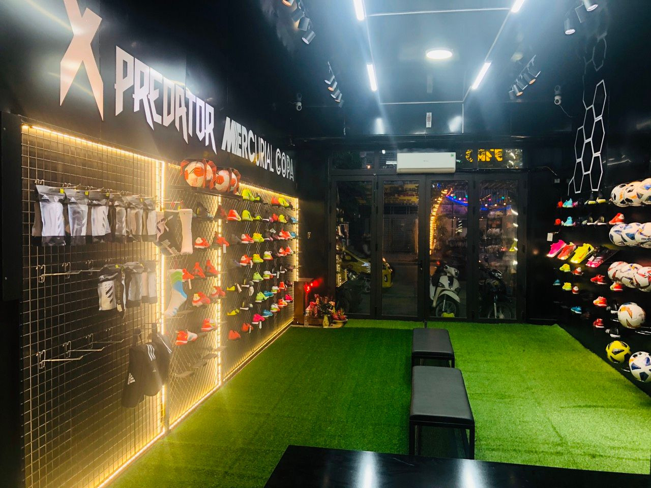 Những mẫu giày đá bóng mới nhất tại shop giày đá bóng Hải Phòng