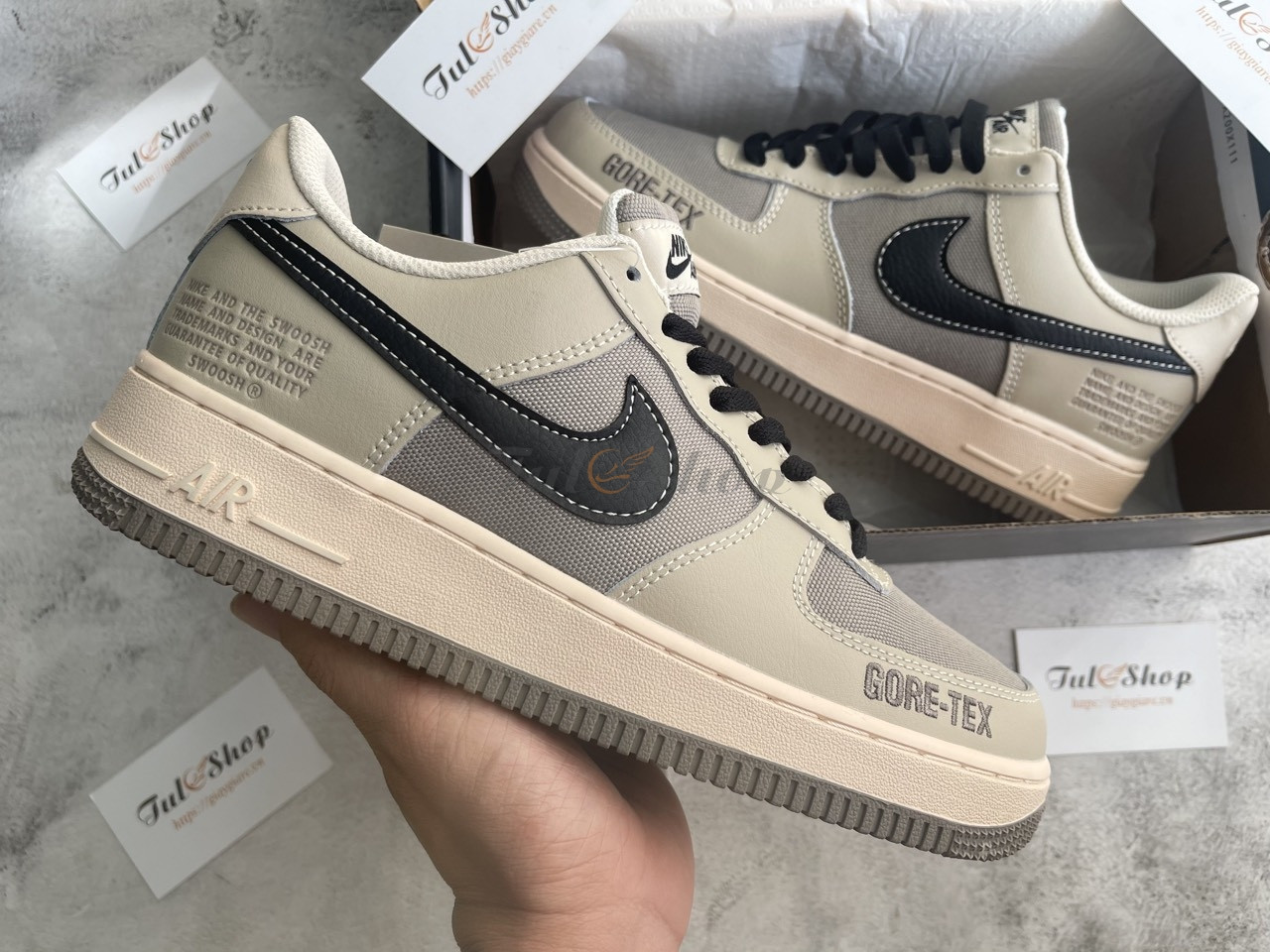 Nike Air Force 1 Low Gore-Tex Olive với chữ dập nổi độc đáo, mang đến vẻ ngoài cá tính trong danh sách giày sneaker hot 2024.