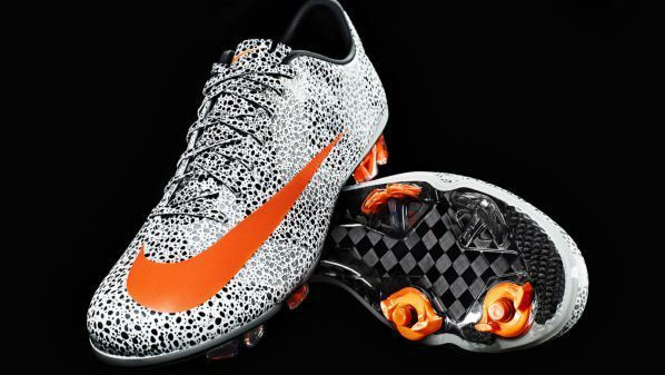 Nike Mercurial Superfly II CR Safari - Giày signature đầu tiên của Ronaldo
