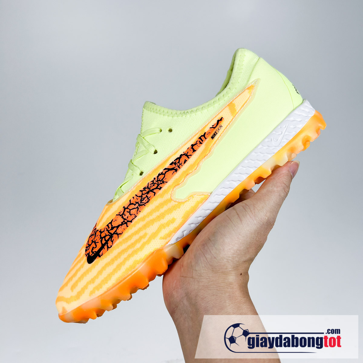 Nike Phantom GX Pro TF Superfake, một lựa chọn giày đá bóng dưới 1 triệu với thiết kế hiện đại
