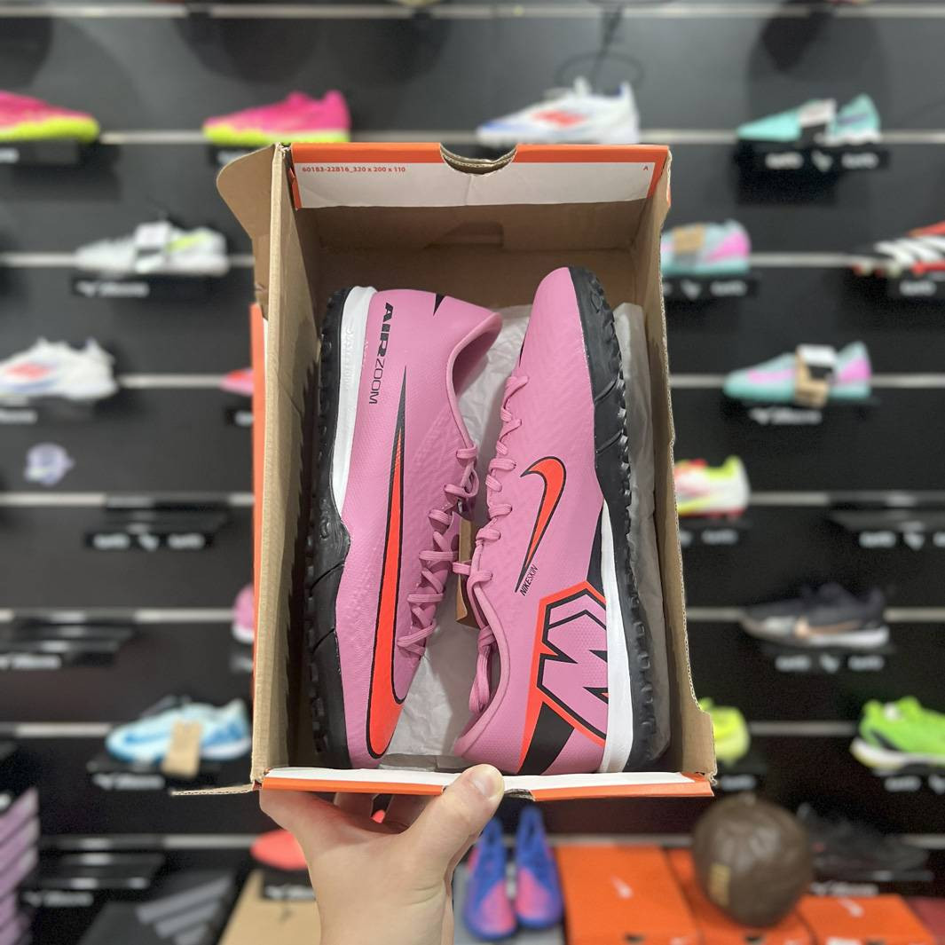 Nike Zoom Mercurial Vapor 16 Academy TF hồng đen, công nghệ hiện đại từ azzurro sport
