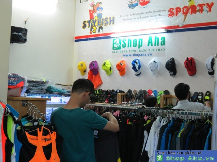 Nội thất cửa hàng giày big size